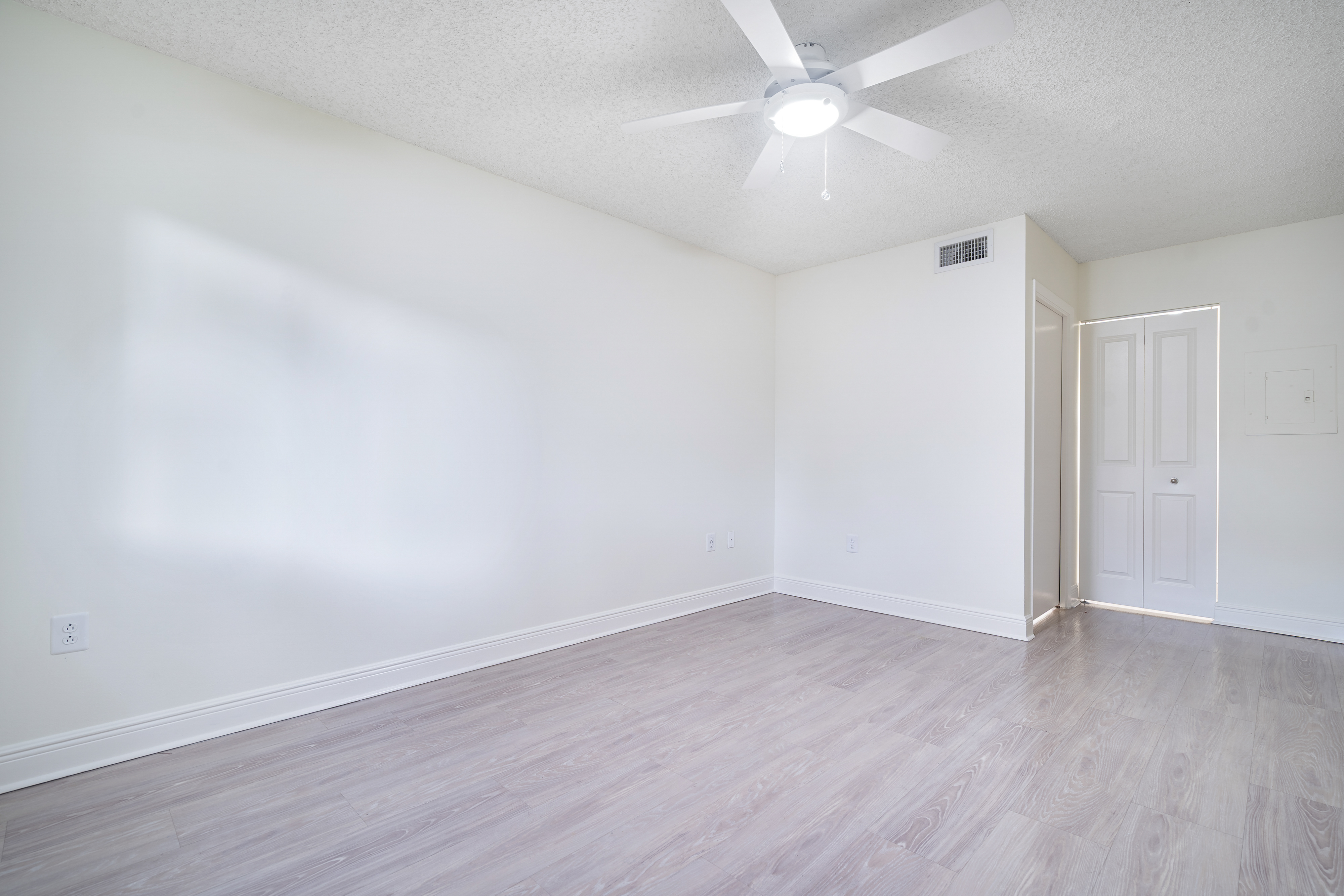 Waterways Village - Aventura, FL - Bedroom