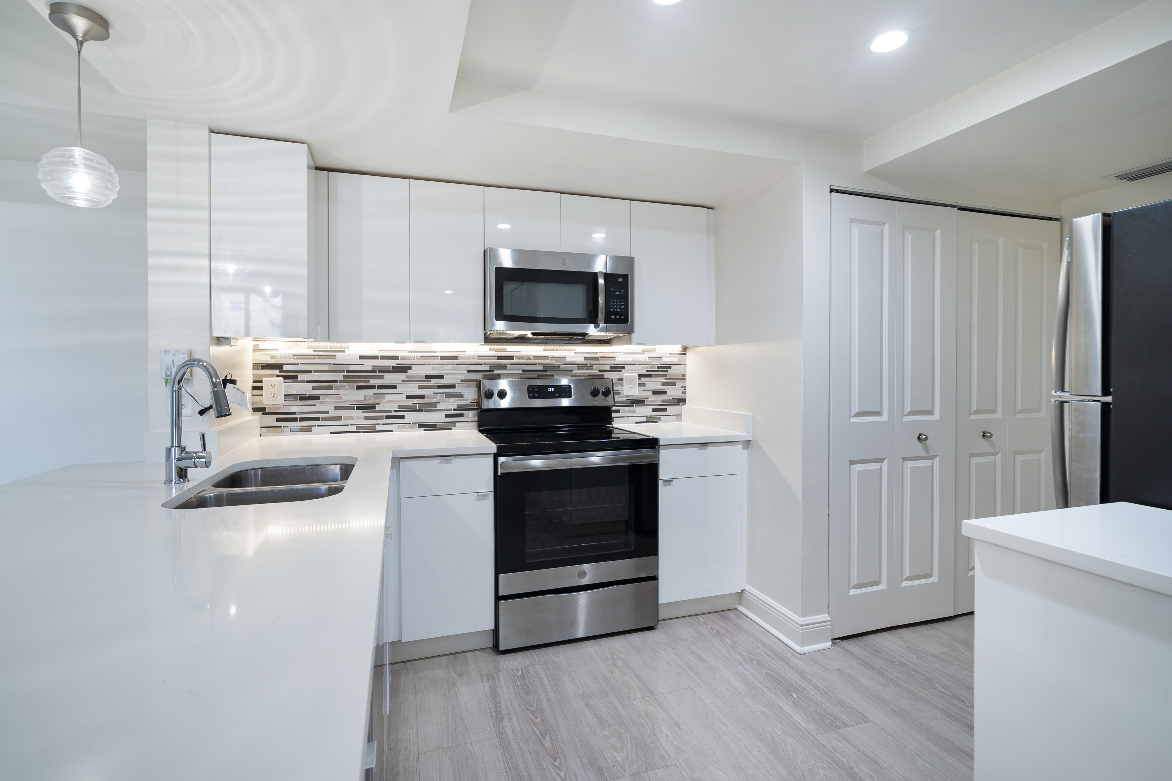 Waterways Village - Aventura, FL - Kitchen