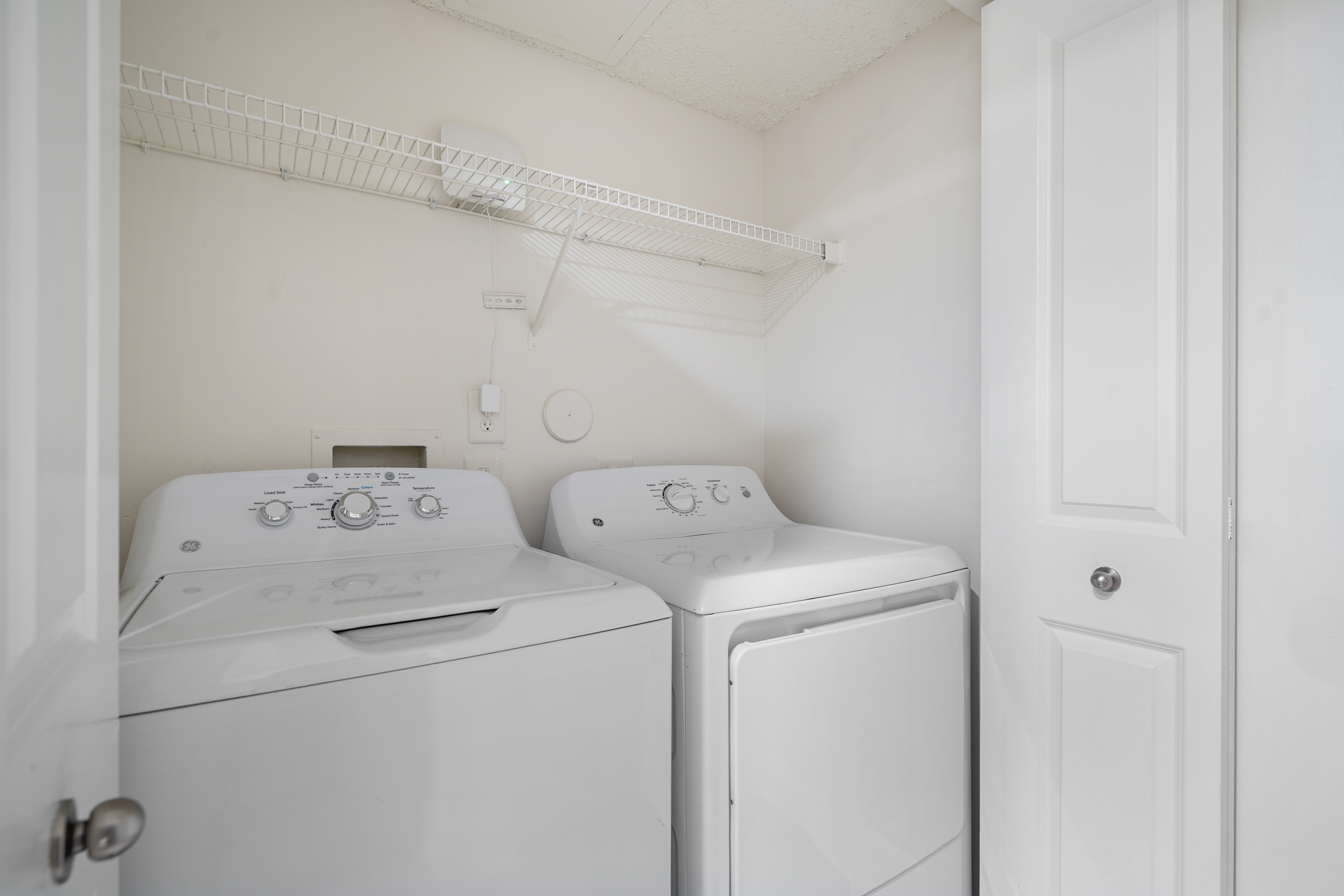 Waterways Village - Aventura, FL - Laundry