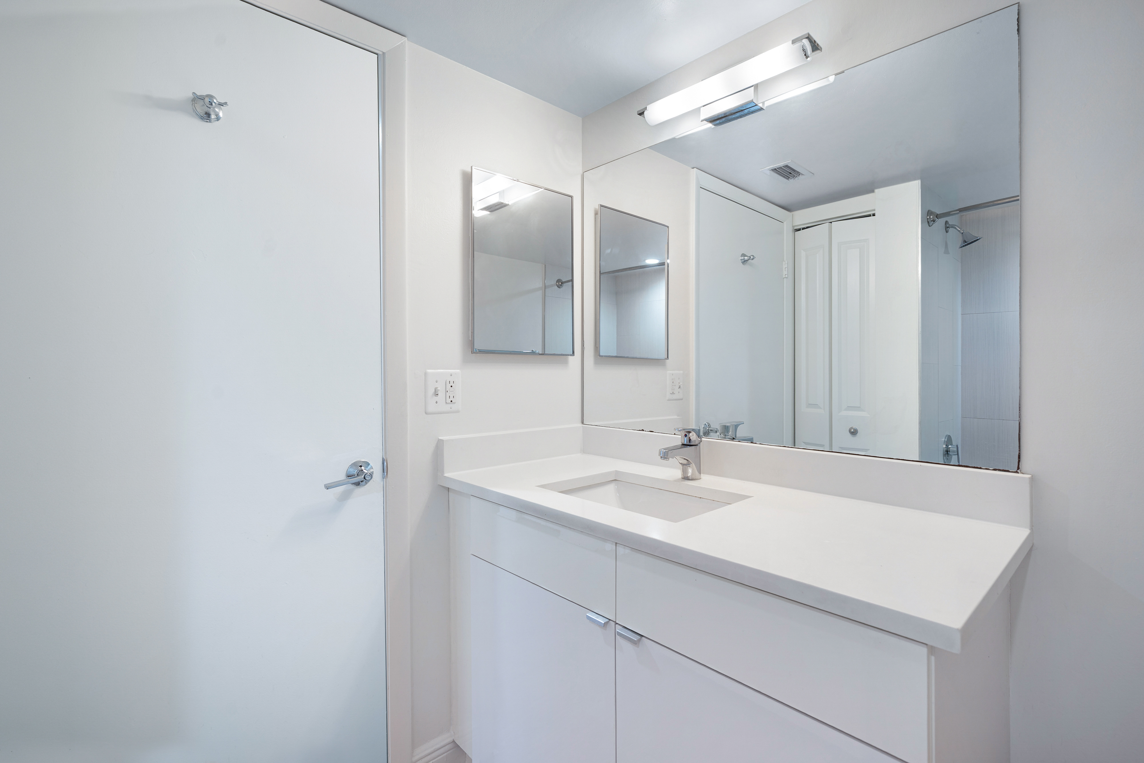 Waterways Village - Aventura, FL - Bathroom