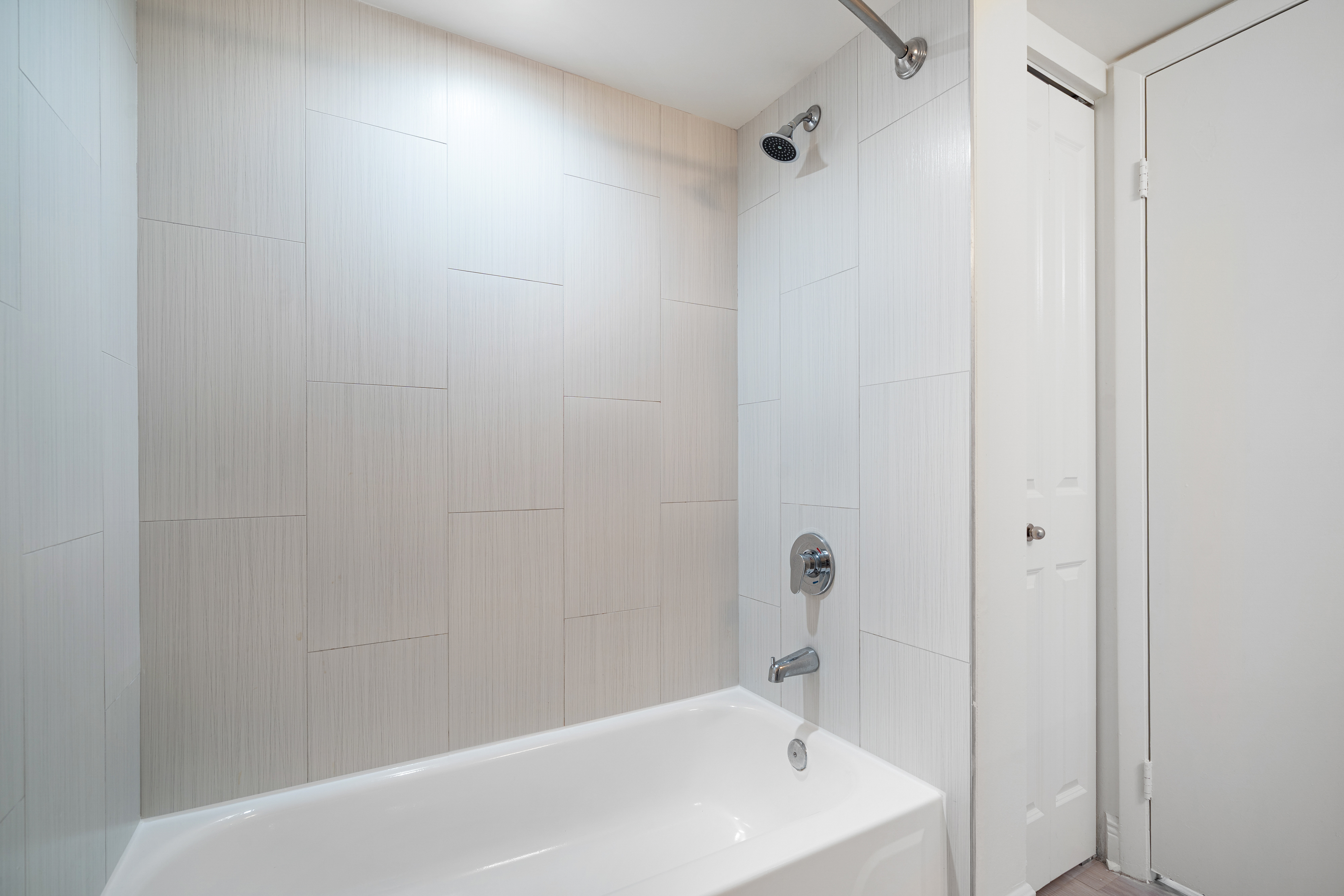 Waterways Village - Aventura, FL - Bathroom
