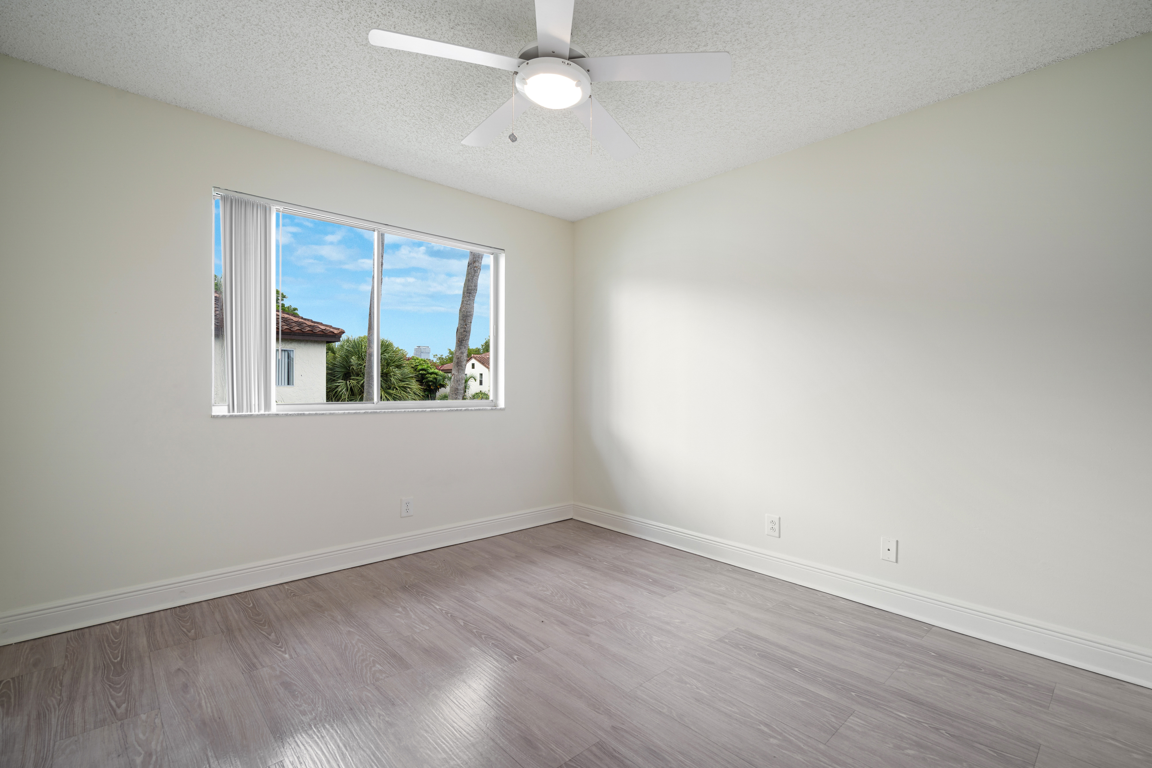 Waterways Village - Aventura, FL - Bedroom